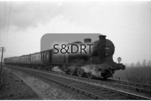 Oakley (Basingstoke); Q No. 30541 on passenger service, c.1960; G A Richardson