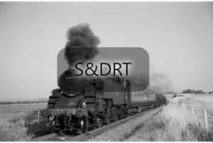 Hammoon; 82039 on Up milk/passenger service, 1959 (2); G A Richardson