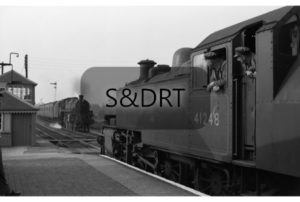 Shillingstone; 41248 in platform with milk train, 75072 with passenger service, 08-09-60; G A Richardson