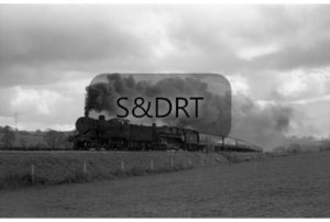 Cannard's Grave; 40569 & 73054 on Up 'Pines Express' in torrential rain, 04-61; G A Richardson