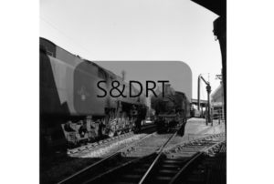 Blandford; 92245 on Down 'Pines Express', 1962 (1), plus 4691 on Up local service; G A Richardson