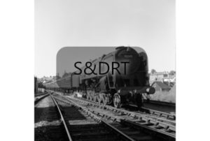 Blandford; 92245 on Down 'Pines Express', 1962 (2) - standing at station; G A Richardson