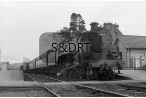 Shillingstone; 73049 on Up passenger/milk & 76019 on Down service, 1959 (1); G A Richardson