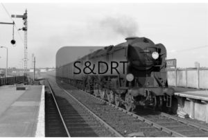 Poole; West Country Class No. 34018 'Axminster' with 10-car Waterloo service; G A Richardson